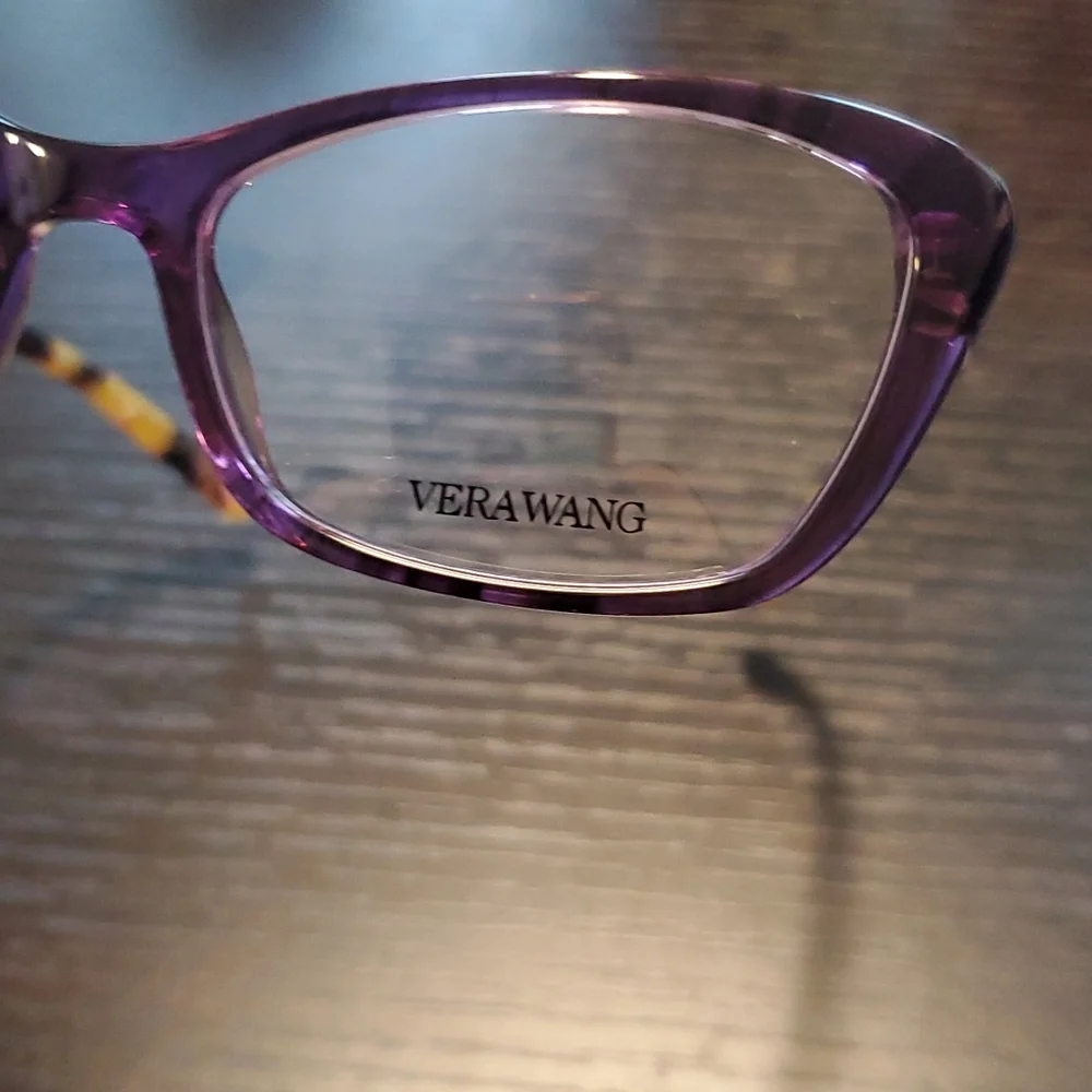 Vera Wang optical frames‎
